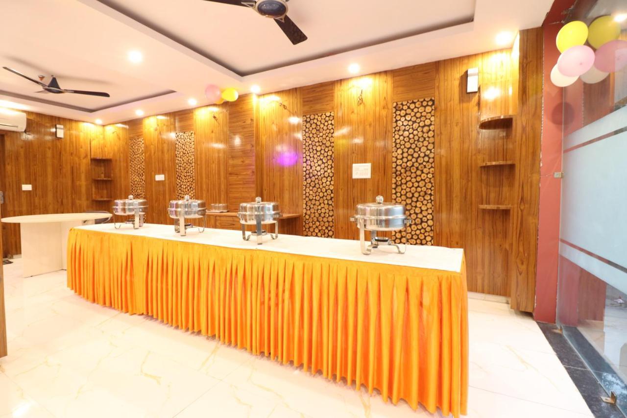 Hotel Hari International - Noida Sector 11 Extérieur photo