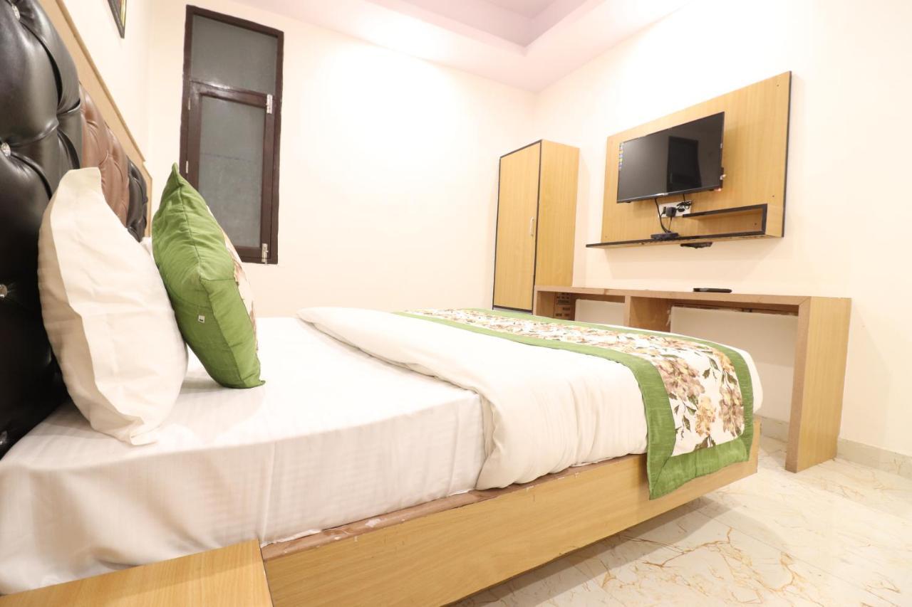 Hotel Hari International - Noida Sector 11 Extérieur photo