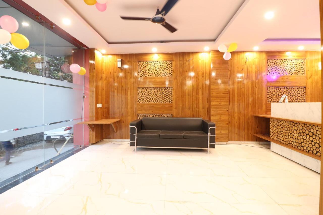 Hotel Hari International - Noida Sector 11 Extérieur photo