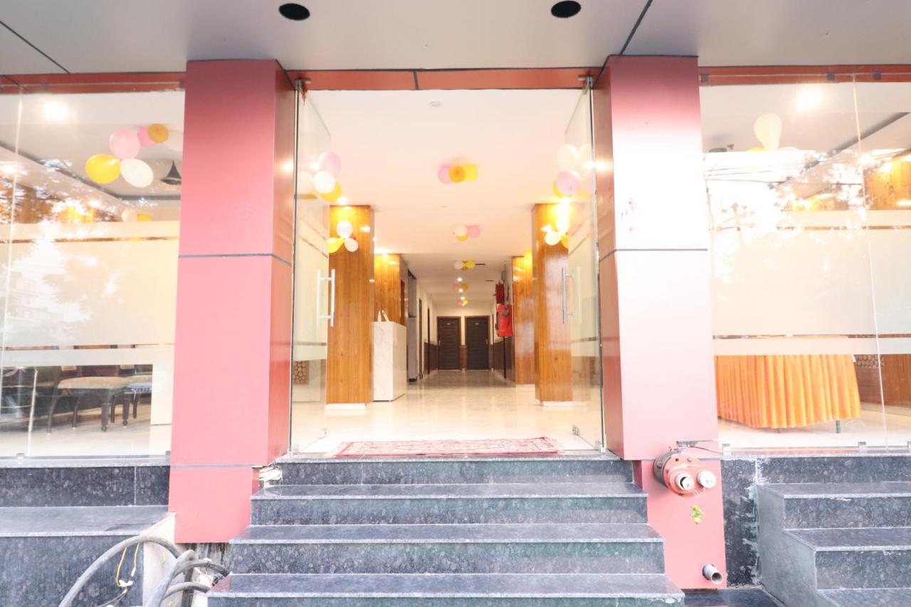 Hotel Hari International - Noida Sector 11 Extérieur photo