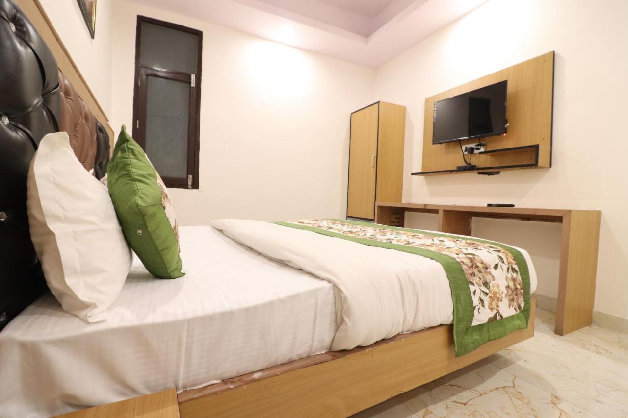 Hotel Hari International - Noida Sector 11 Extérieur photo