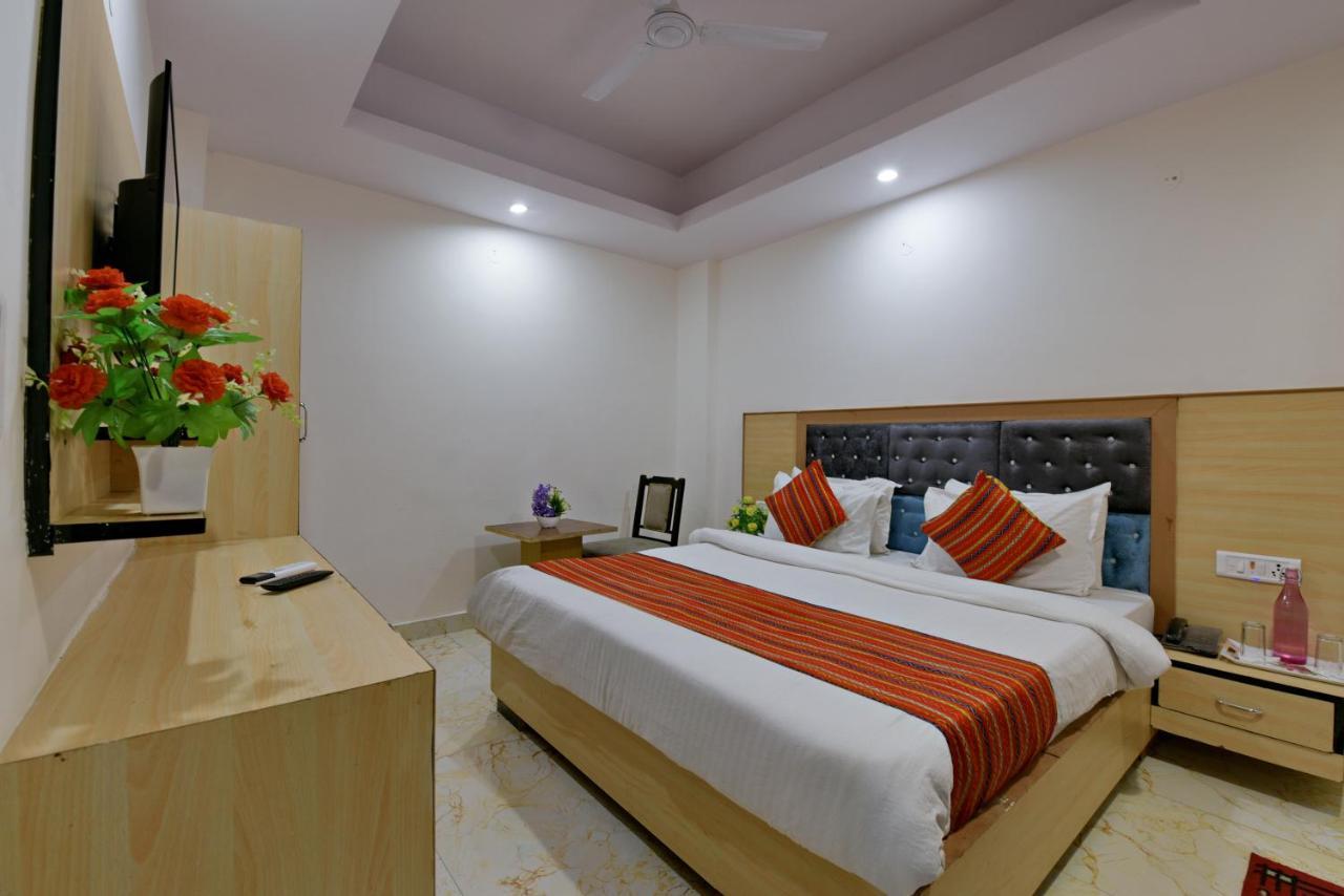 Hotel Hari International - Noida Sector 11 Extérieur photo
