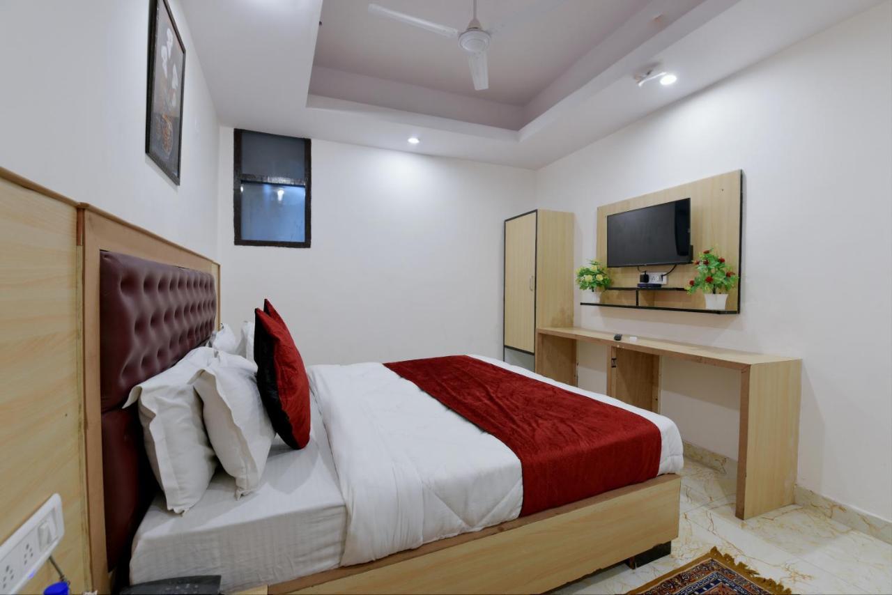 Hotel Hari International - Noida Sector 11 Extérieur photo