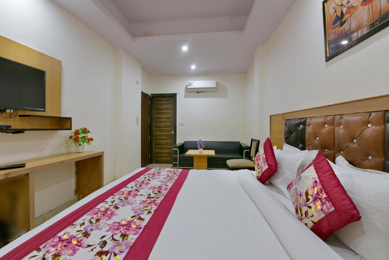 Hotel Hari International - Noida Sector 11 Extérieur photo