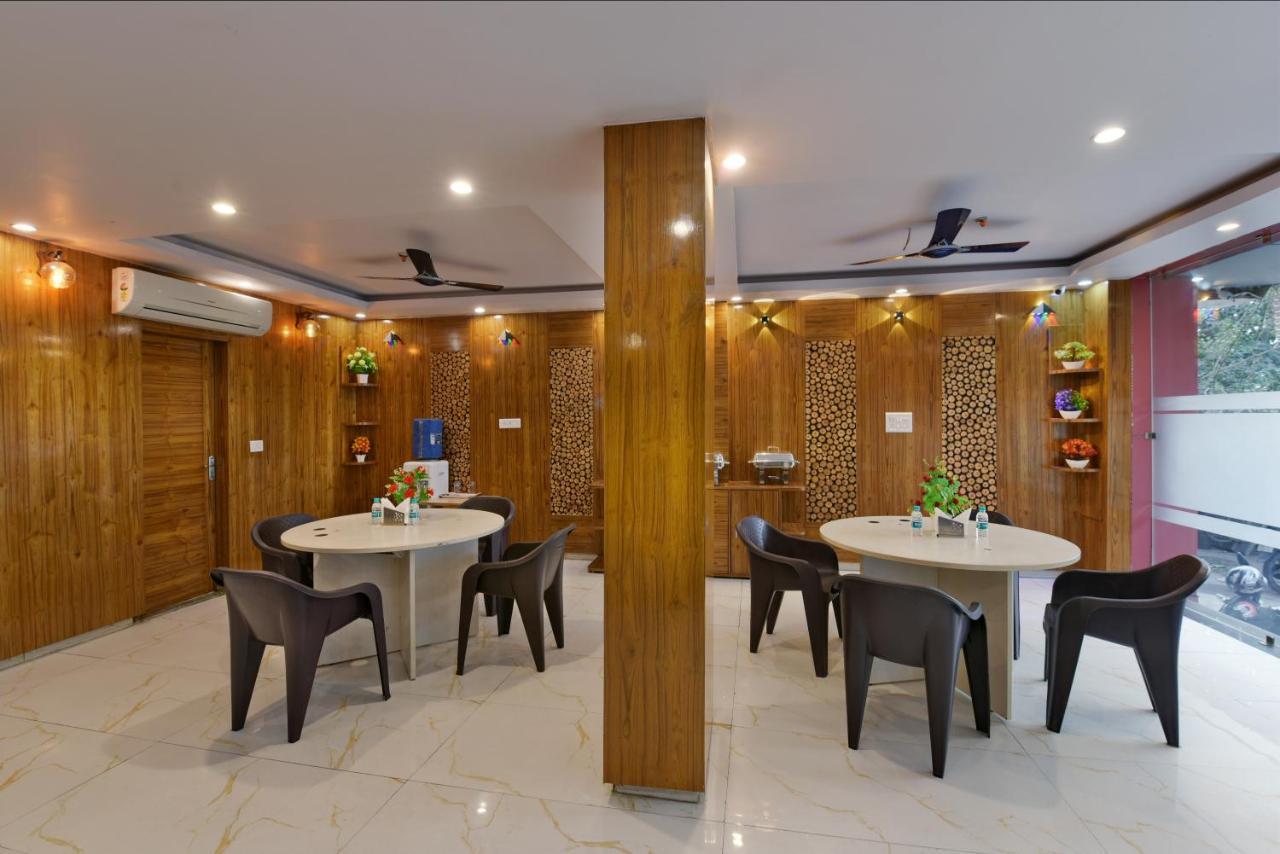 Hotel Hari International - Noida Sector 11 Extérieur photo