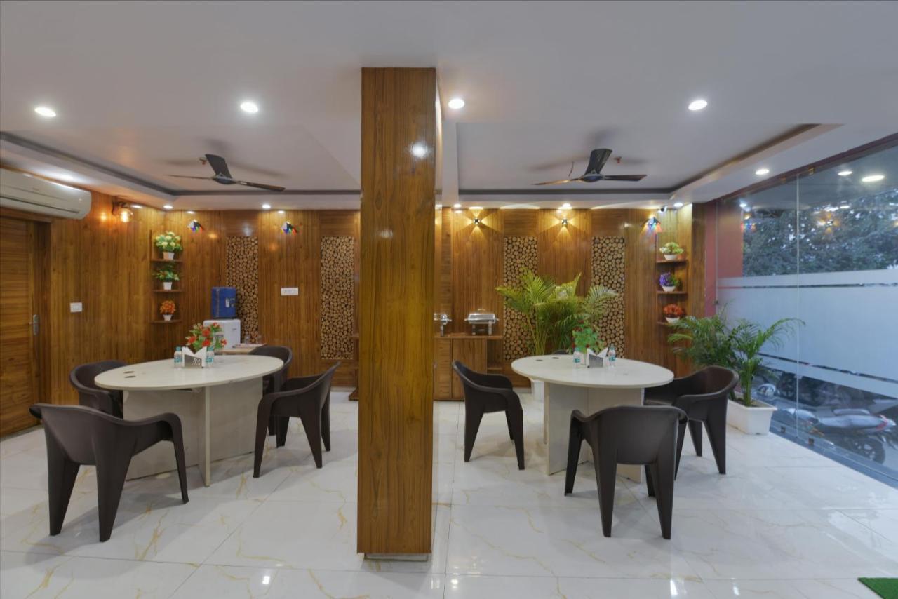 Hotel Hari International - Noida Sector 11 Extérieur photo