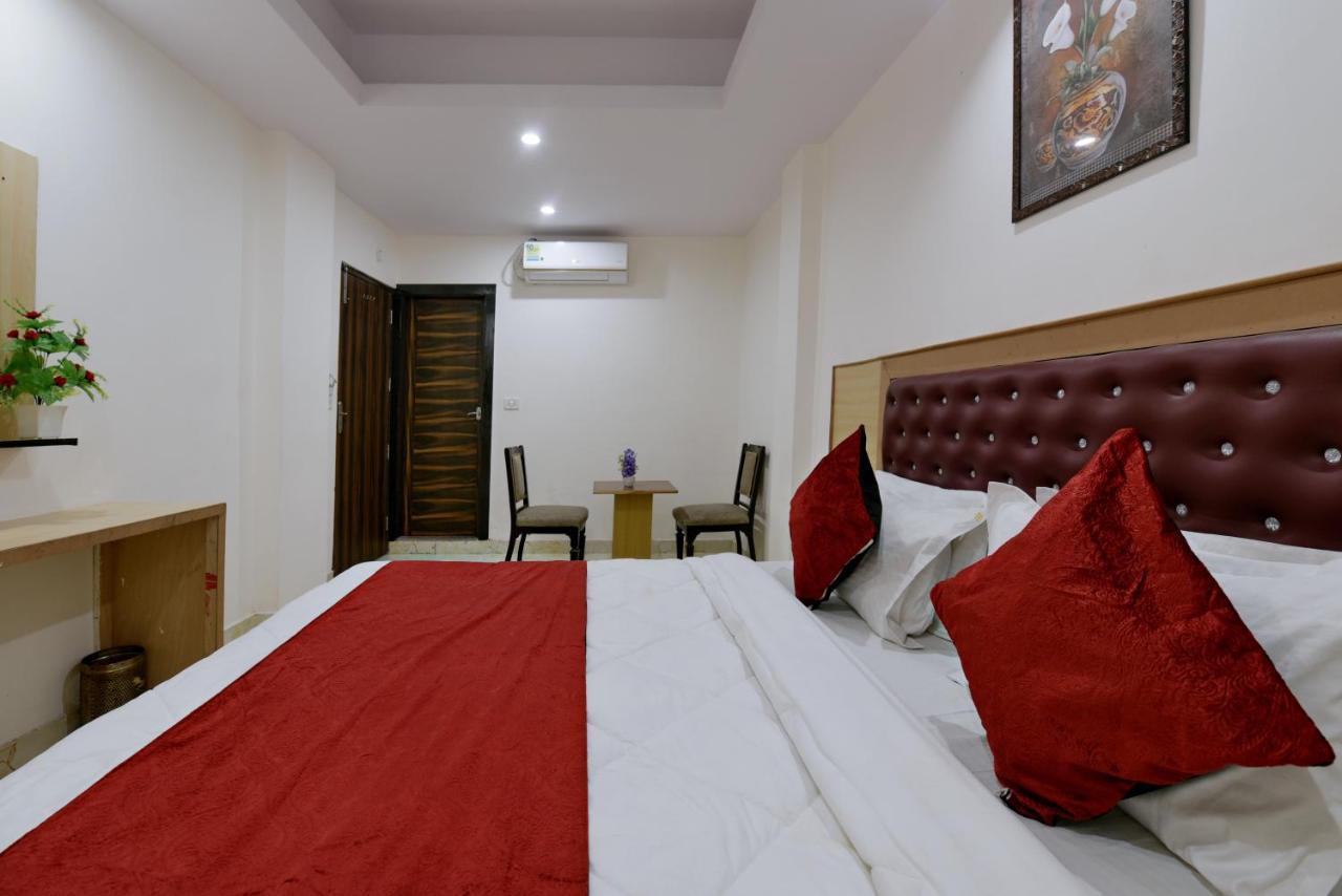 Hotel Hari International - Noida Sector 11 Extérieur photo